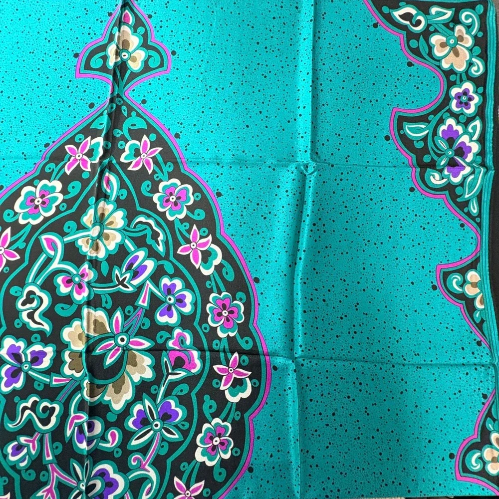 Linda Allard for Ellen Tracy Silk Scarf Teal Floral Medallion Square 34x34 Japan